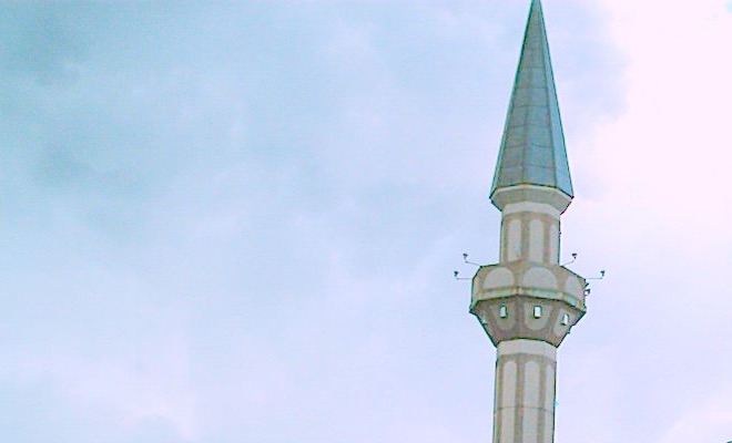 Minaret meczetu w Ottawie (zdj. Muhammad Ghouri, Flickr)