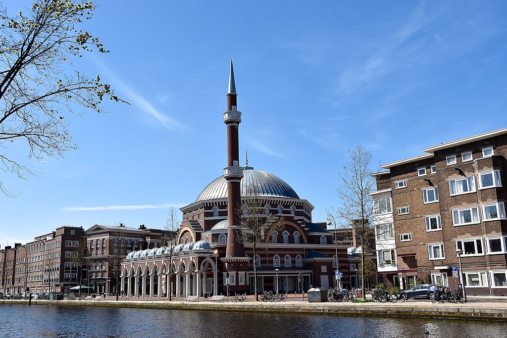 Meczet Westermoskee w Amsterdamie będący pod kontrolą radykalnej tureckiej nacjonalistyczno-islamistycznej organizacji Milli Görüş (zdj. ilustracyjne wikimedia)